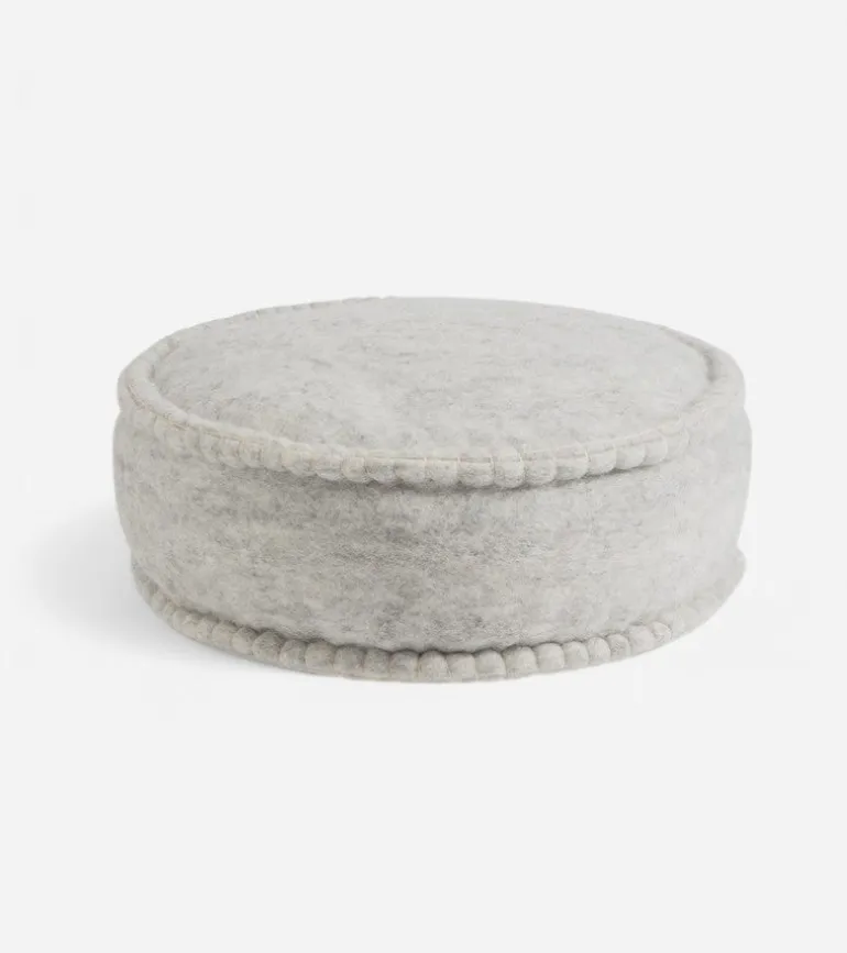 Pouf coloré en laine